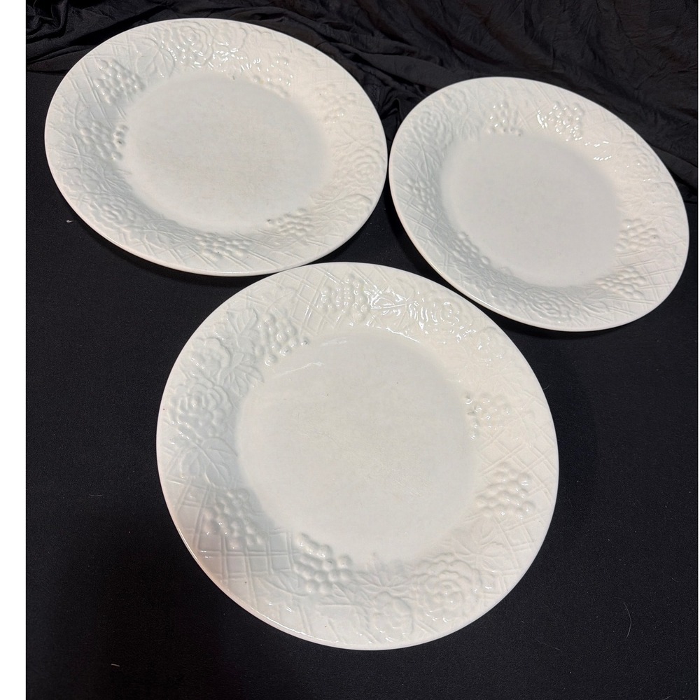 Gibson Housewares White China 10.5"Dinner Plates Embossed Grape Lattice Set of 3